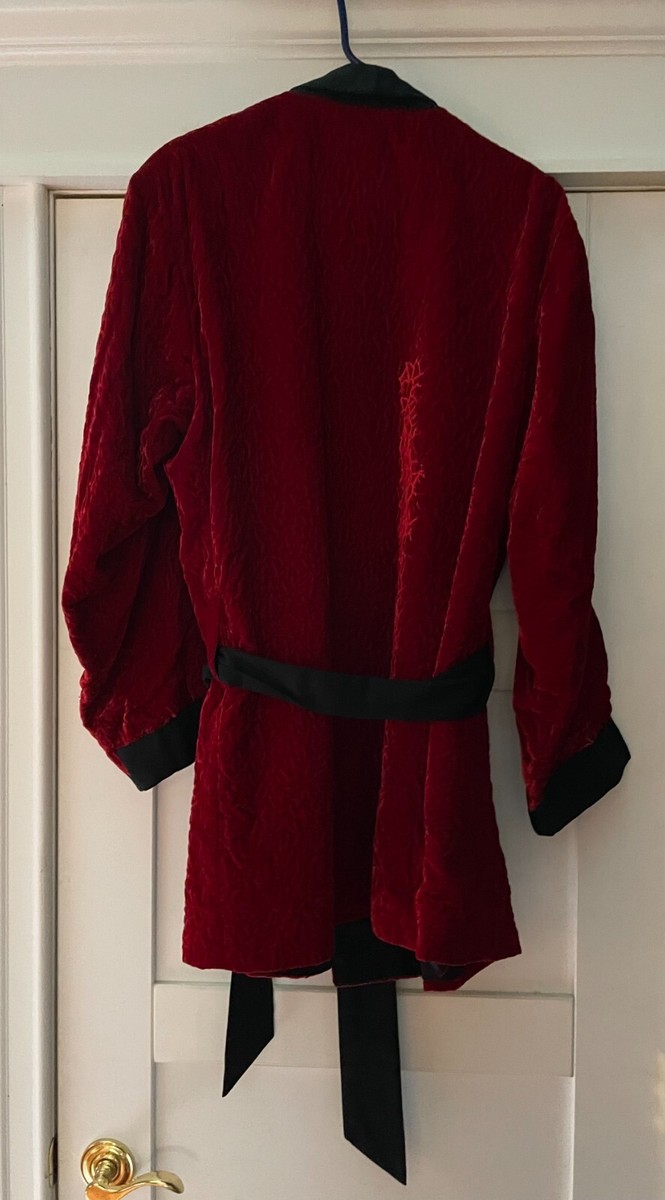 Antique Era 1920's Velvet and satin dinner jacket. Smoking Jacket Antique Era 1920's Velvet and satin dinner jacket. Smoking Jacket