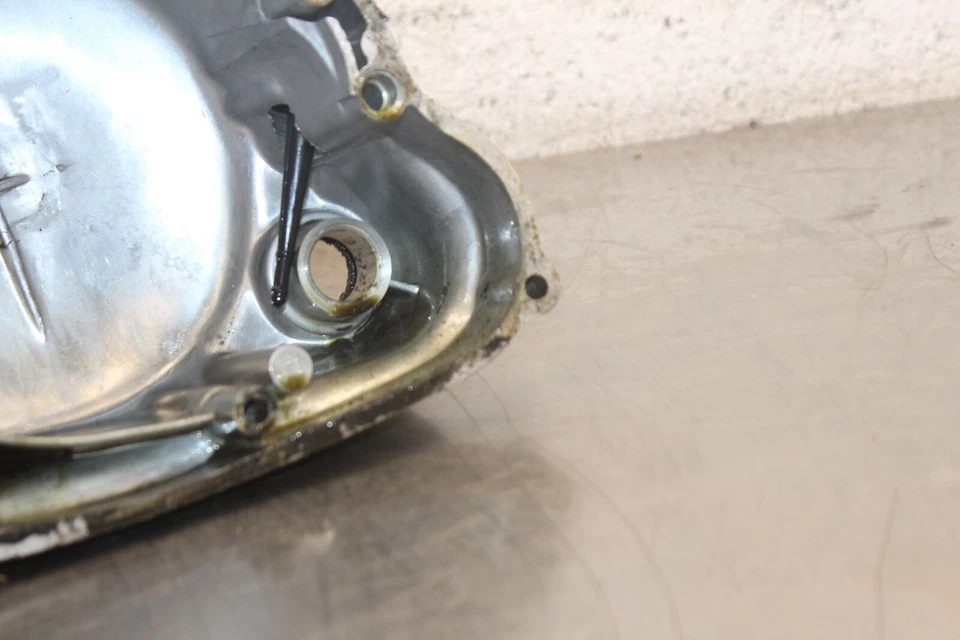 1973 Yamaha AT3 125 ENGINE MOTOR SIDE CLUTCH COVER S718 Foto 3 de 4