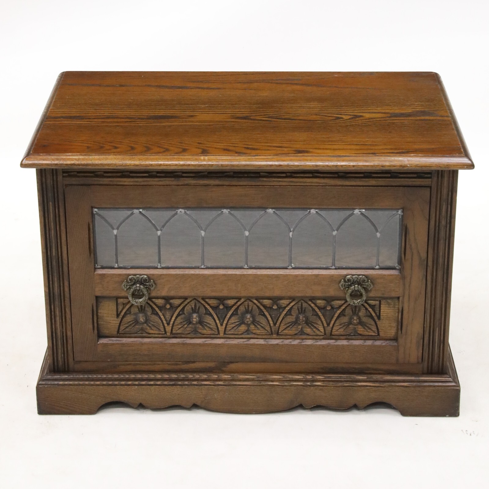 Old Charm TV Stand Leaded Glazed Drawer Model 2226 Light Oak FREE UK