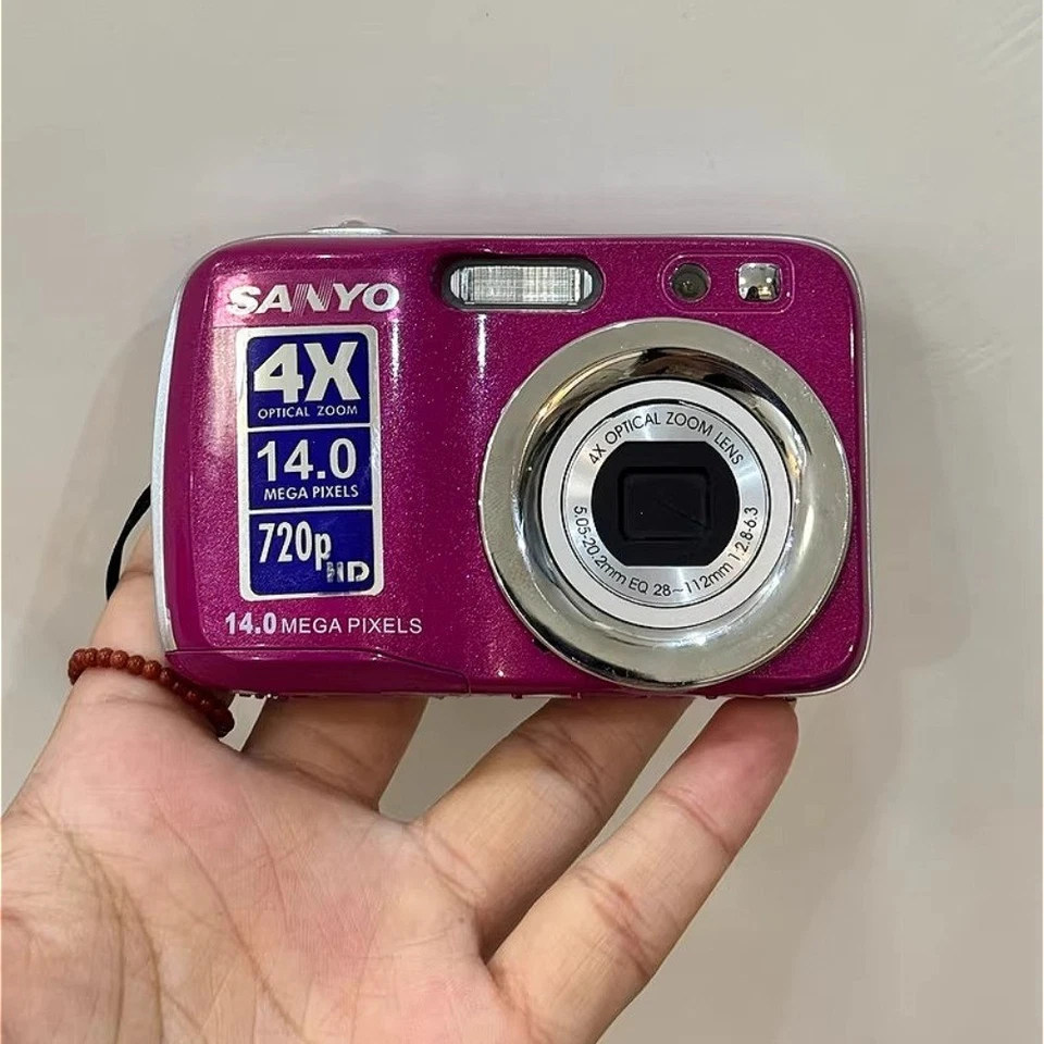 Sanyo S1414 Digital Camera 14.0 MP 4x Optical Zoom with Accessories CCD Sensor - Image 2 of 4