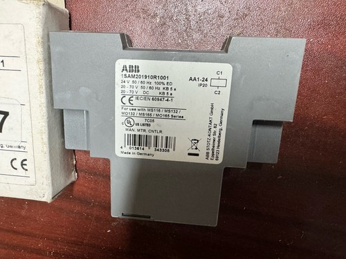 Neu ABB AA1-24 Shunt Trip 20-24V 690V 50Hz/60Hz 1SAM201910R1001 - Bild 1 von 3