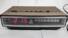 GE General Electric 7-4625C AM FM Radio Alarm Clock Walnut Grain Vintage Tested