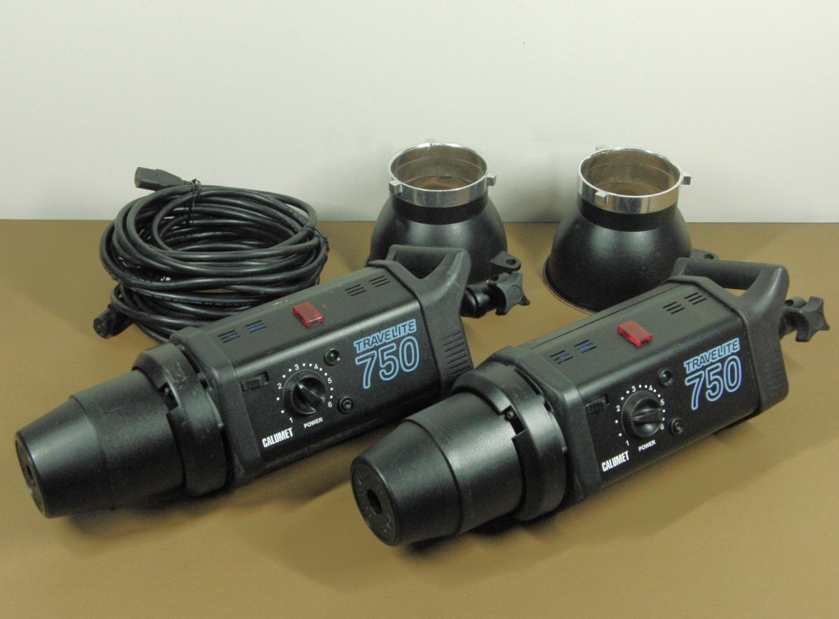 Bowens Calumet Travelite 750 CE-1105 ~ (2) x Monolight Studio
