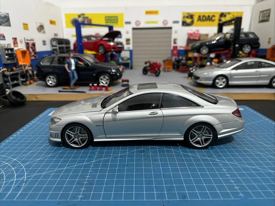 1:18 Autoart Millennium Mercedes-Benz CL63 AMG C216 - Immagine 2 di 4