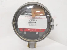 225589 New-No Box; Honeywell C437 Gas Pressure Switch; 0-25" Of Water; 1/2"NPT