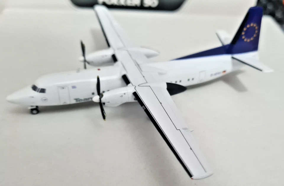 Fokker F50 Team Lufthansa Europe Tail D-AFKU 1:200 - JC Wings 200 - Immagine 2 di 4