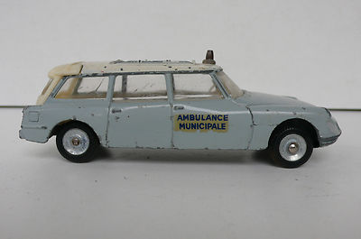 Dinky Toys 556 – Citroën ID 19 Ambulance 1:43 (France) – À Compléter