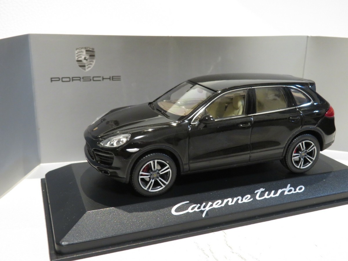 1/43 MINICHAMPS PORSCHE Cayenne turbo グレー