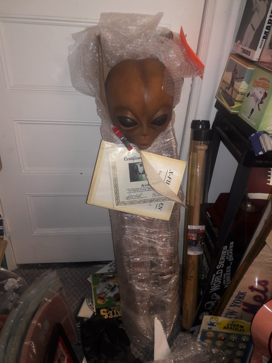 The X-Files Screen Used Boxcar Alien Prop #27/75 Episode 2.25