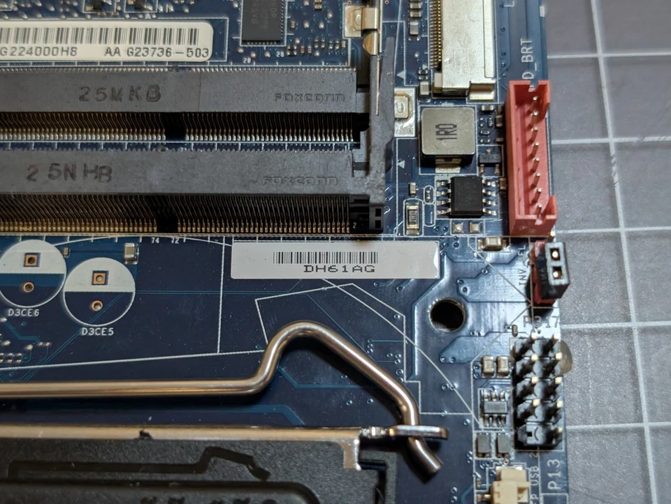 Placa madre Intel DH61AG LGA 1155/zócalo H2 DDR3 SODIMM Mini-ITX de bajo perfil Foto 3 de 4