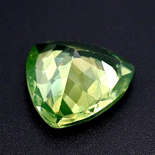 Natural Flawless Green Peridot 11.10 Ct Trillion Cut Certified Loose Gemstone - Picture 5 of 5