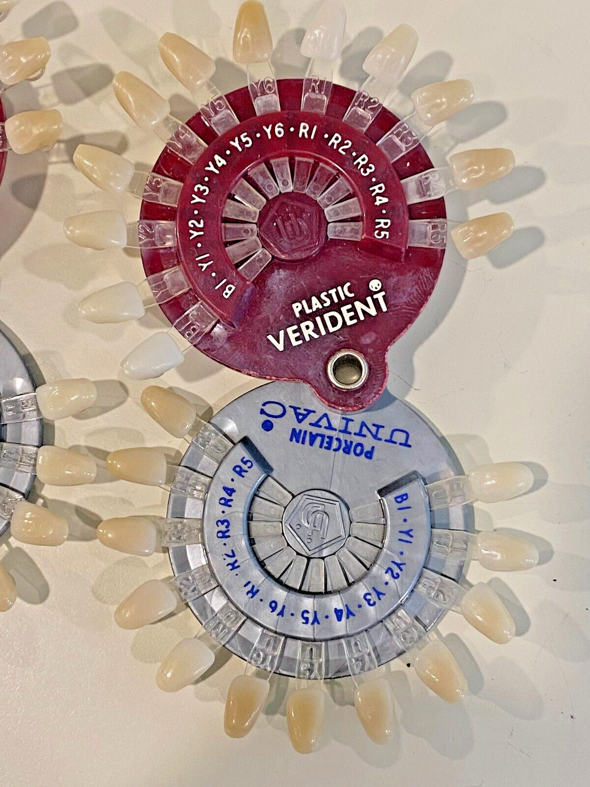 1) VERIDENT PLASTIC & UNIVAC PORCELAIN SHADE GUIDE FULL SERIES DENTURE &CROWNS