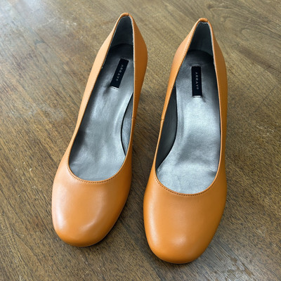 Array Womens Flatter Orange Leather Low Kitten Heels Shoes 9 M New