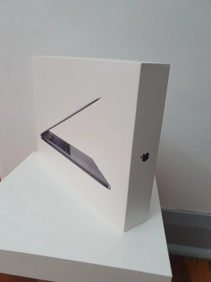 Apple MacBook Pro A1990 15inch-i9- MINT Condition  A+ CHEAP,REDUCED PRICE - Image 4 of 4