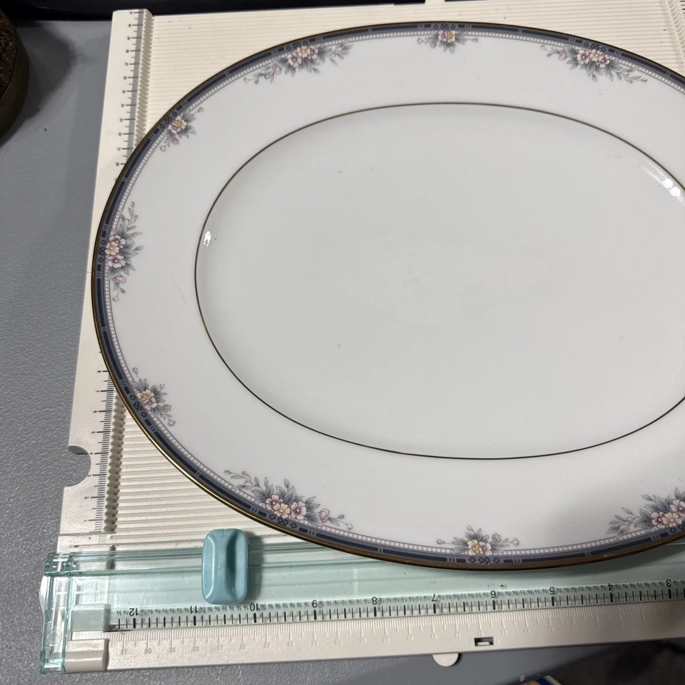 PLATO OVALADO grande Noritake China ONTARIO #3763 13,5" X 11" flores blancas/rosas Foto 2 de 3