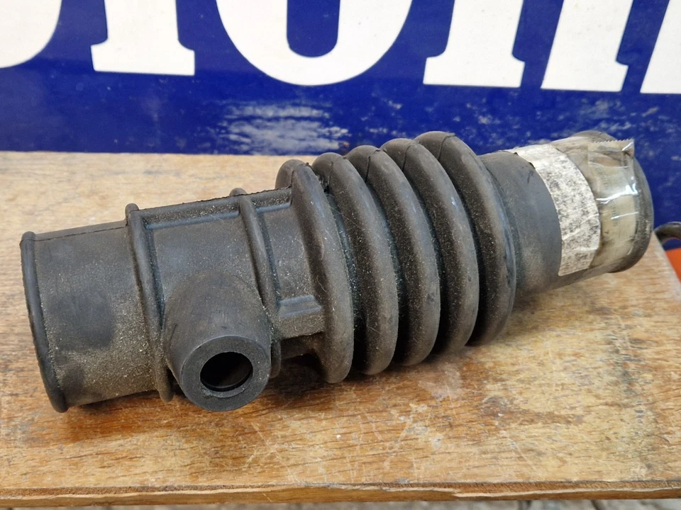 NOS Durite tuyau de filtre à air admission 060129627 VW AUDI a  identifier - Photo 3/4