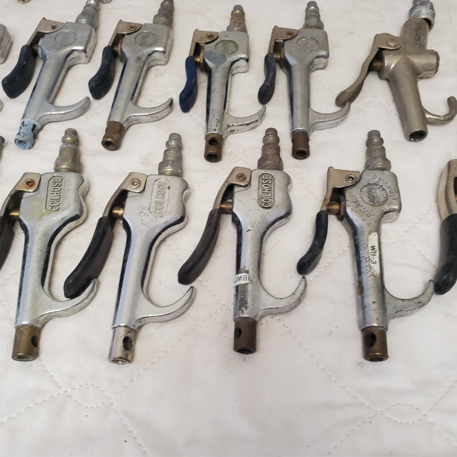 Lot of 25 Coilhose & Various Pneumatics Air Blow Gun Lot 686