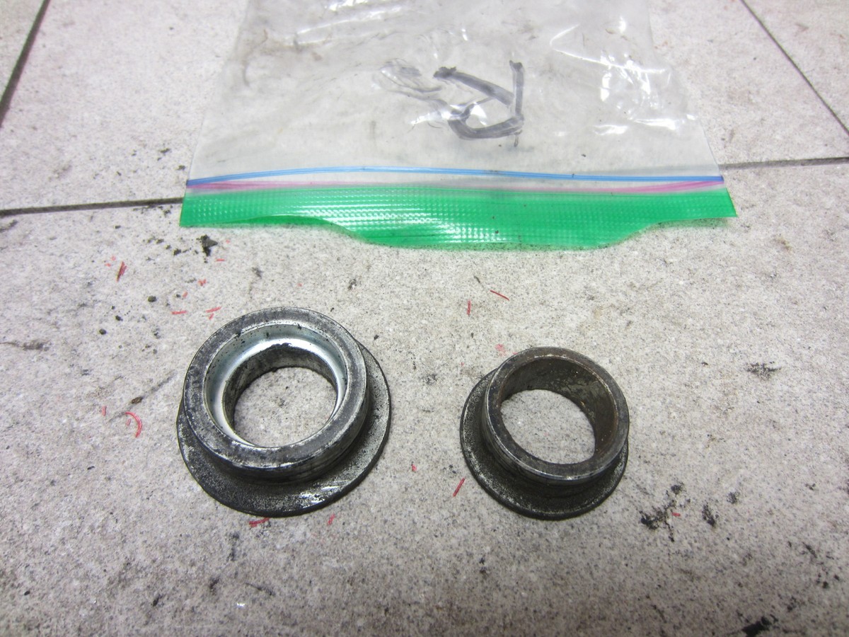 03-05 KAWASAKI NINJA ZX12R zx12 OEM REAR AXLE BACK WHEEL RIM BOLT