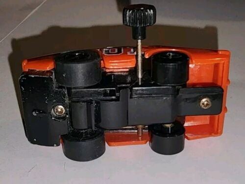 Dukes of Hazzard General Lee Wind Up Wrist Racers VTG 1980 Knickerbocker Toy Car - Picture 4 of 5