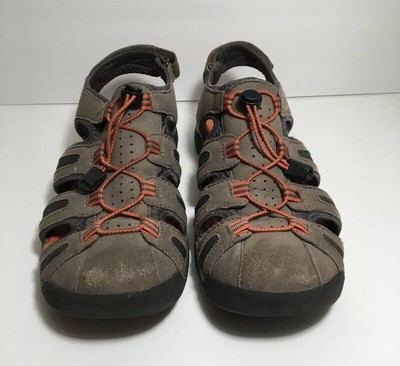 clarks desert boot low