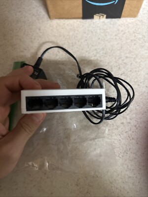 Tenda S105 5-Port 10/100 Mbps Desktop Switch S105 V10.0 White