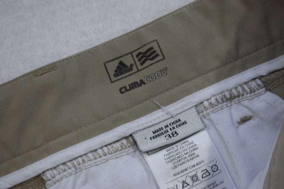 Adidas Vented Golf Shorts ClimaCool Biege Flat Stretch Mens Size 38 x 10" - Image 4 of 4