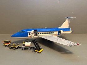 LEGO CITY 60104: Airport Passenger Terminal - RETIRED
