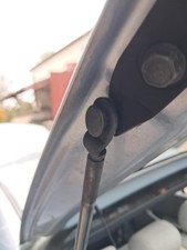 Verin de hayon / de capot Mazda 626