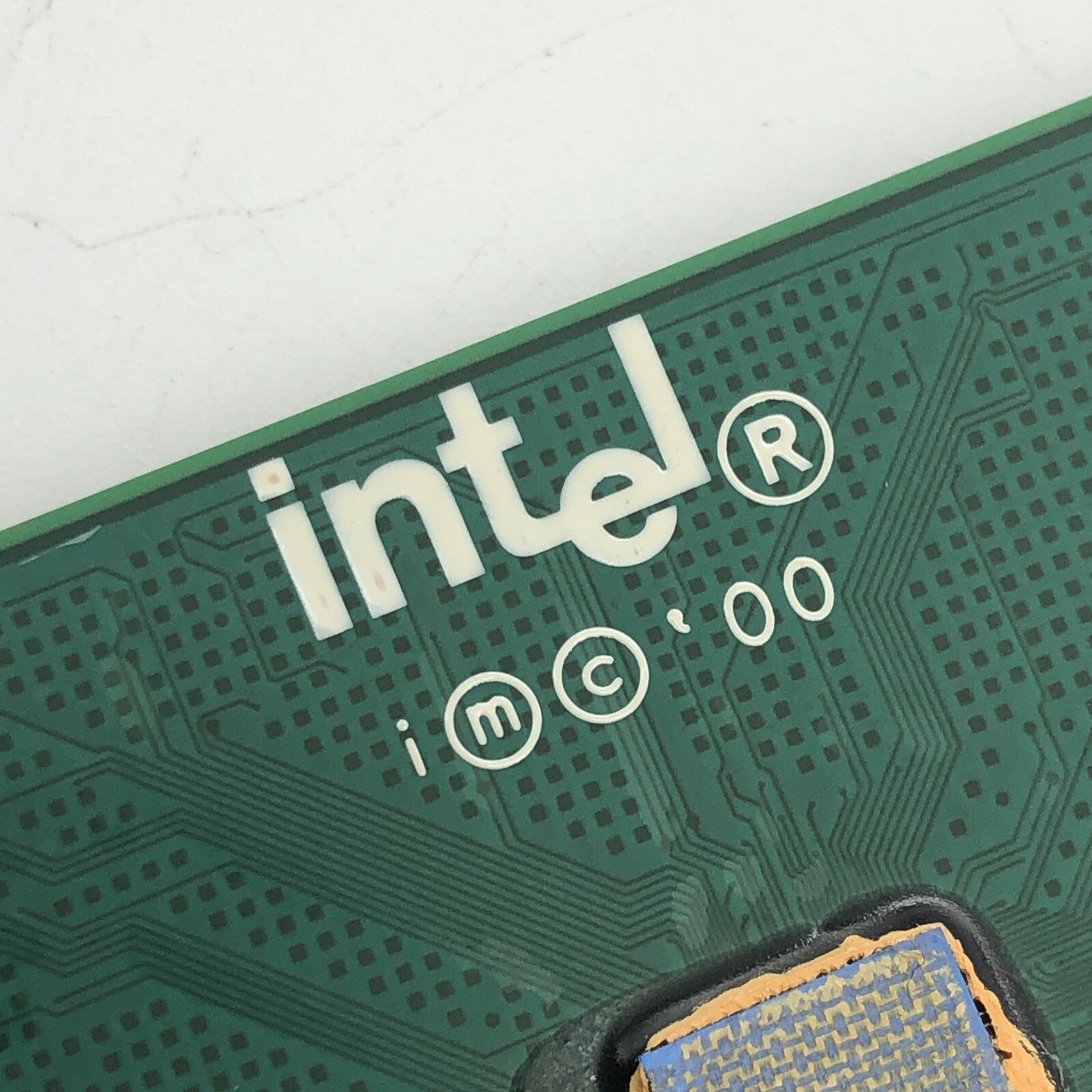 Processeur Intel Celeron SL4P8 700 MHz - Pour Pièces Ou Réparation D'anciens PC
