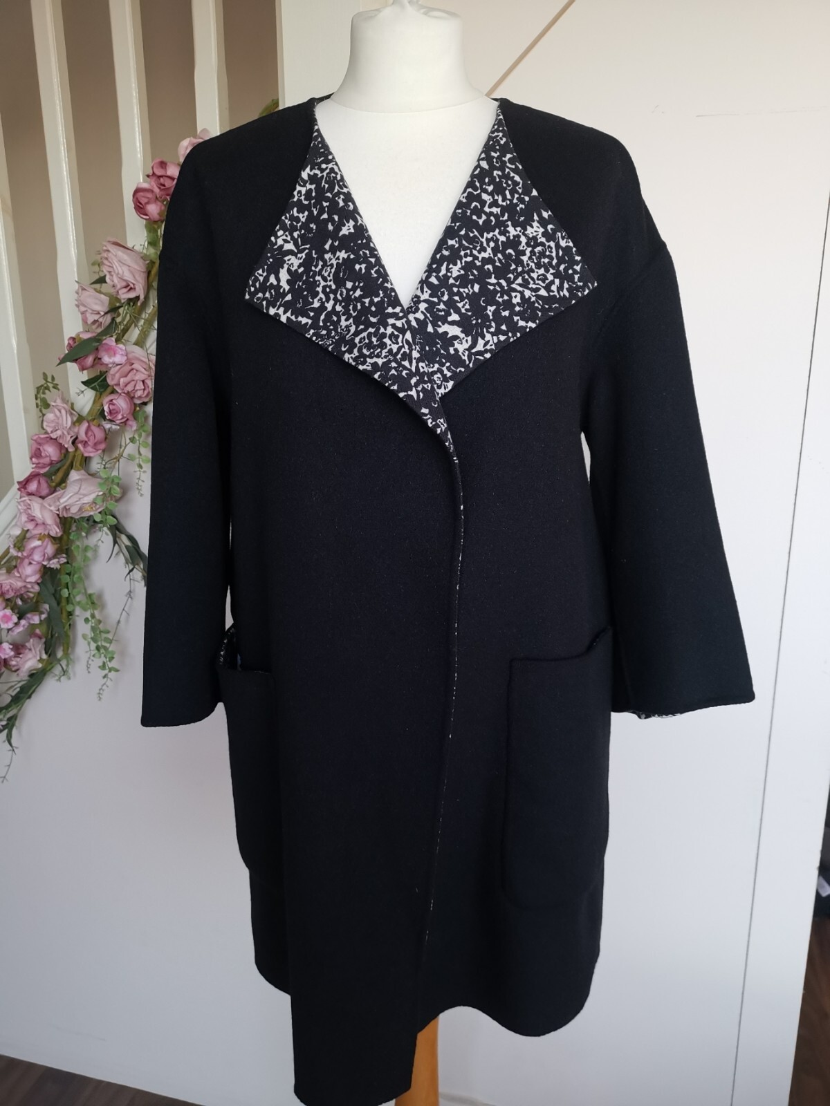 Reversible maxmara intrend black and multi coat uk size  8-14 image 5