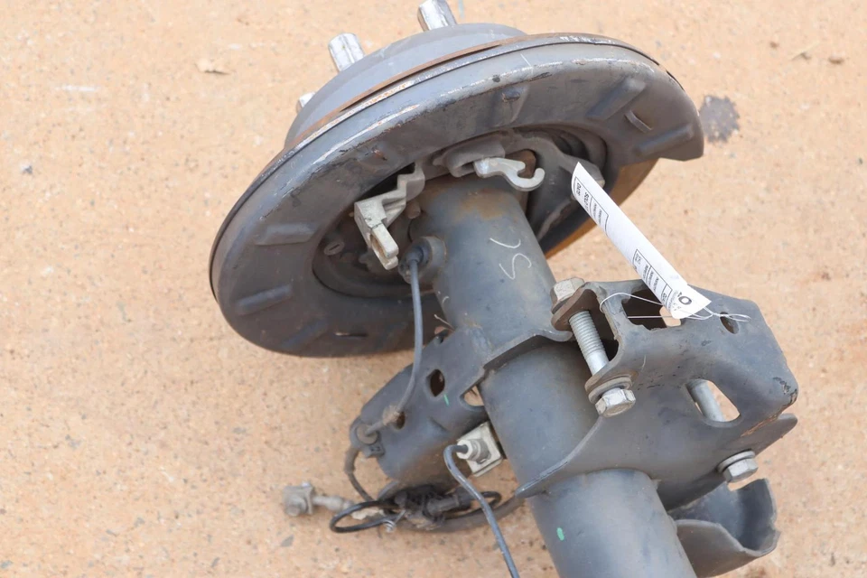 2015-2020 CHEVY TAHOE 4X2 REAR AXLE ASSEMBLY 3.42 RATIO 9-1/2" RING GEAR OEM Foto 3 de 4