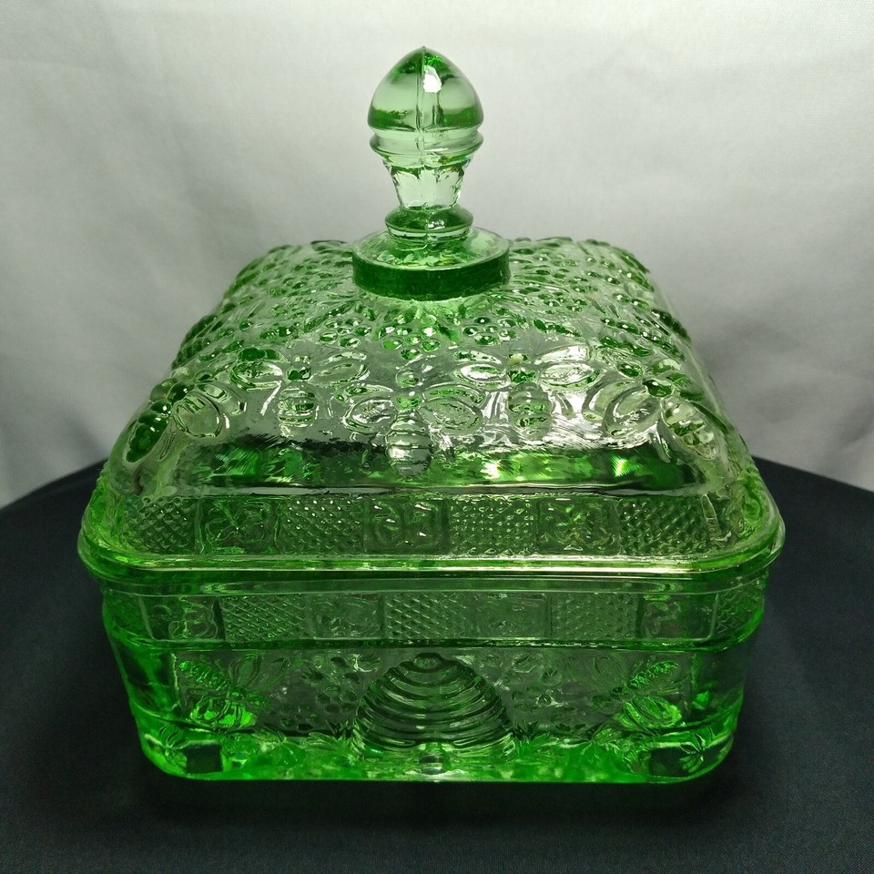Vintage Indiana Glass Tiara Clear Green Honey Bee Beehive Candy Dish W