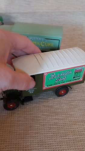 3 Green Corgi Vans Thorny croft C867 & AEC 508 - Video 1 of 1