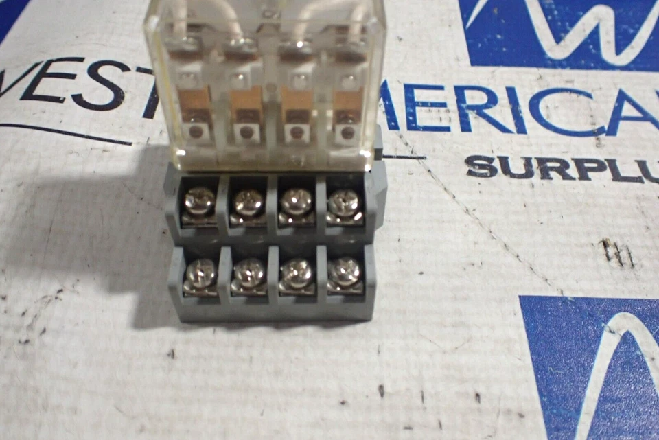 Eagle Signal 16Q4CD024 4 Pole Low Profile Relay Socket 24VDC Coil W 14 Port Base - Image 4 of 4