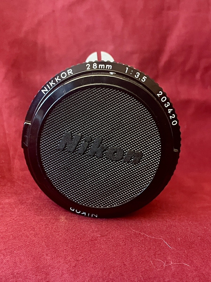 NIKON NIKKOR 28mm 1:3.5 Wide Angle Single Focus Lens w Lens