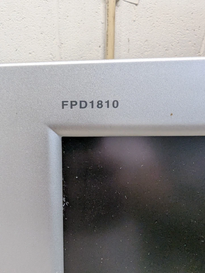 Vintage Gateway Monitor FPD1810 18.1" LCD Retro Gaming Black Silver! OEM CORD - Image 2 of 4