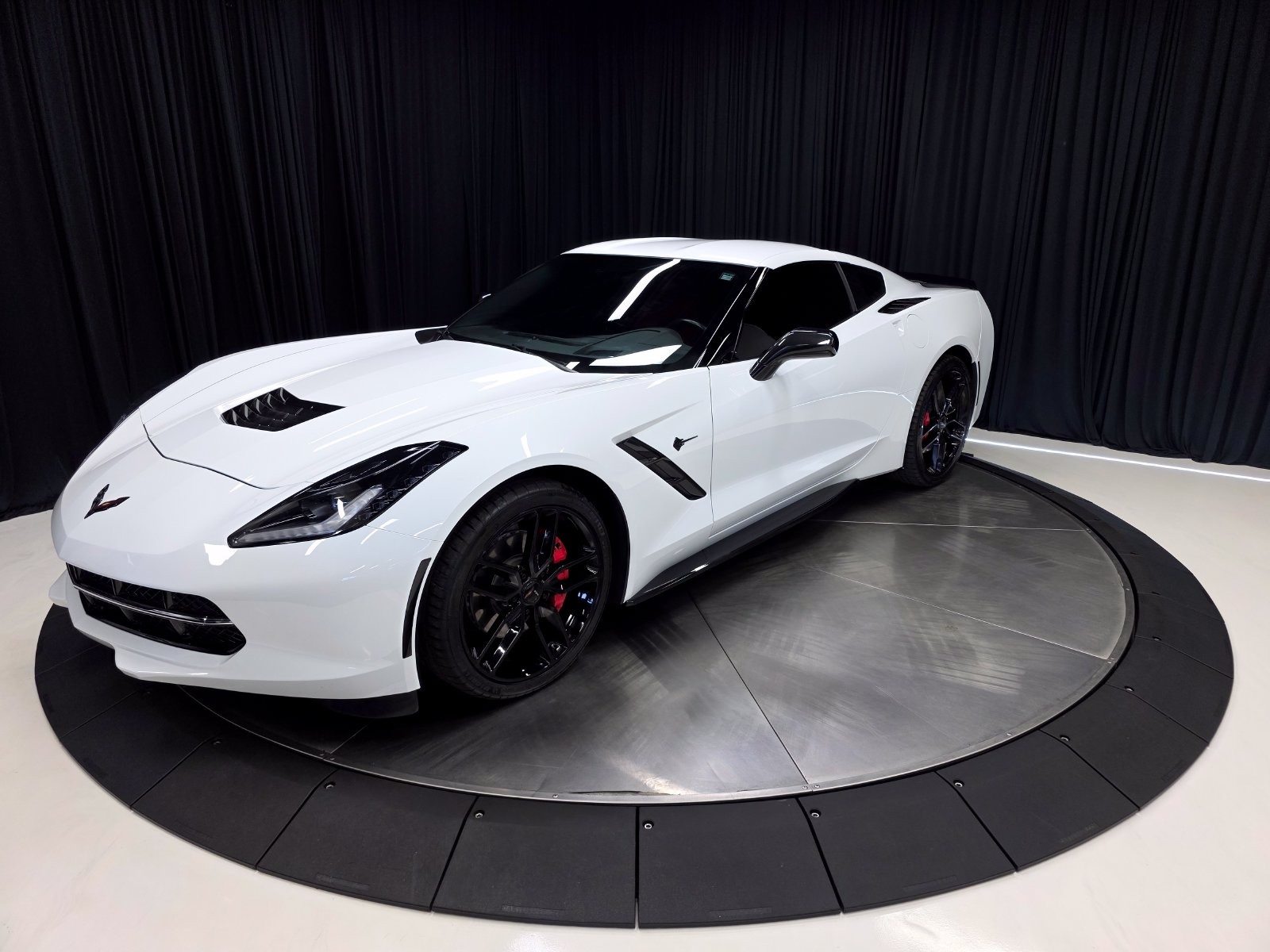 2015 Arctic White Chevrolet Corvette   | C7 Corvette Photo 9