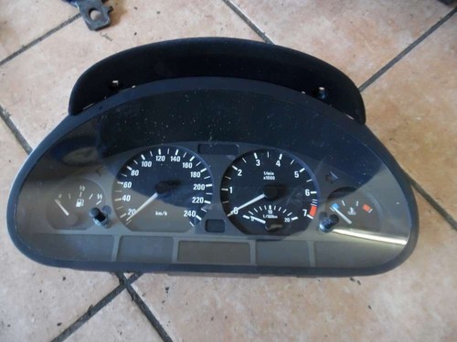 BMW 3er E46 Tacho Kombiinstrument KM-301346 4117729