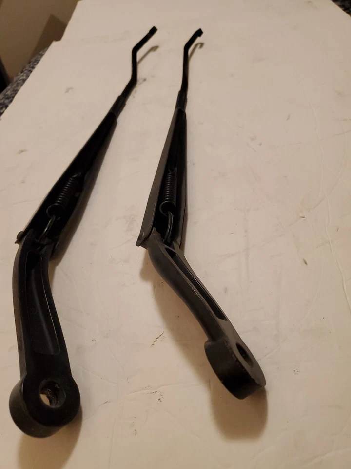 Cadillac SRX 2004 2009 brazos limpiaparabrisas izquierdo y derecho OEM sin cuchillas  Foto 3 de 4