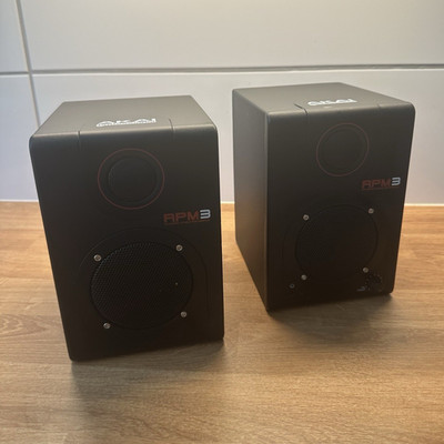AKAI Professional RPM3 Aktiv-Studiomonitorsystem USB 45W Bass Boost Schwarz