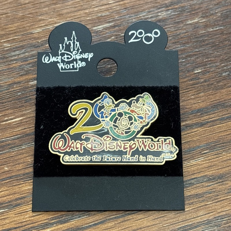 Walt Disney World 2000 Pin - Celebrate the Future Hand in Hand