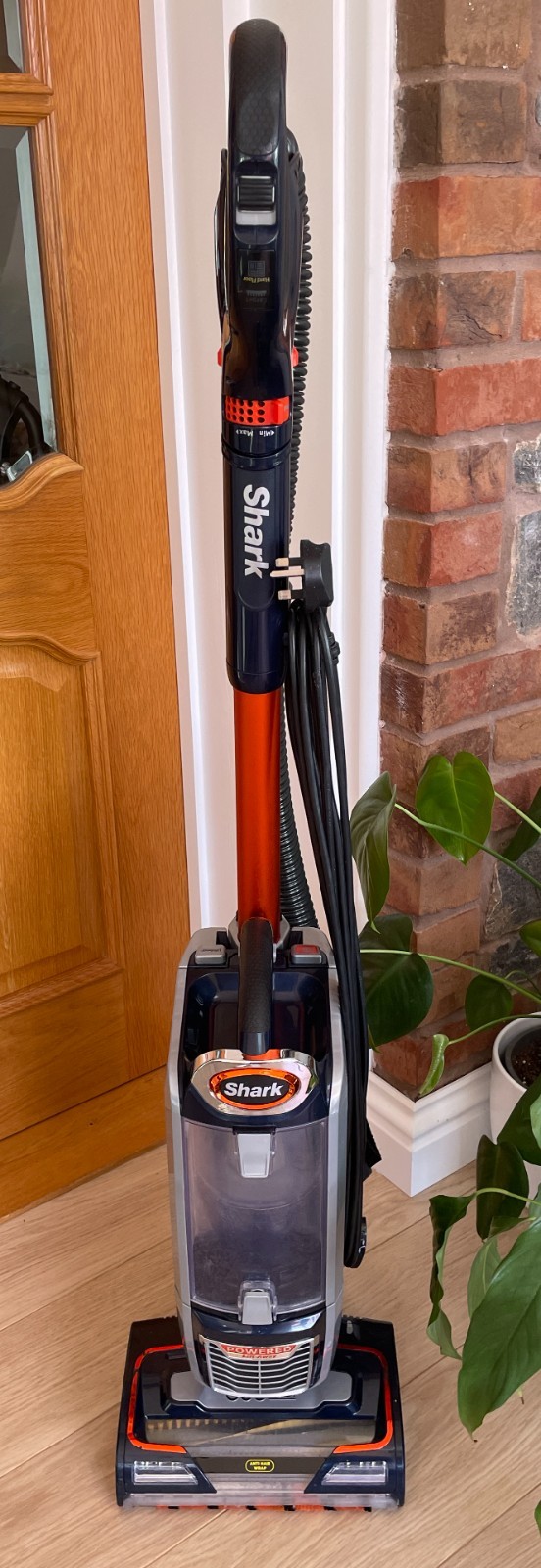 Shark NZ801UKT Anti Hair Wrap DuoClean Pet Model Upright Vacuum Cleaner