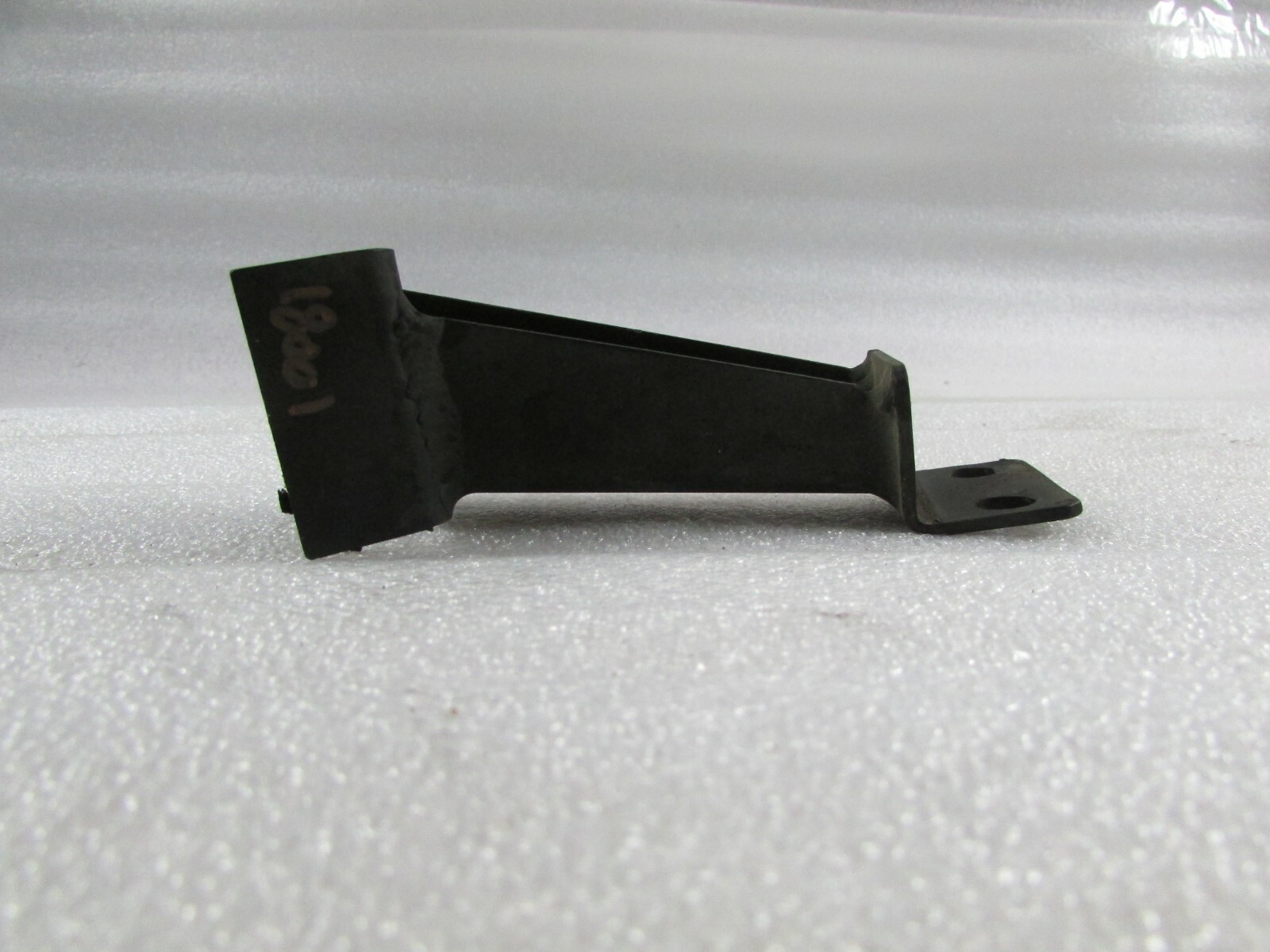 Lamborghini Gallardo, Lower Oil Cooler Bracket, Used, P/N 400317829B