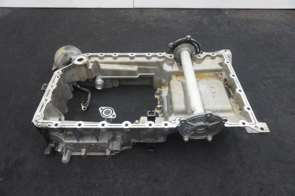 Cacerola de aceite superior e inferior del motor 94810706144 94810701524 Porsche Panamera GTS 10-16 Foto 4 de 4