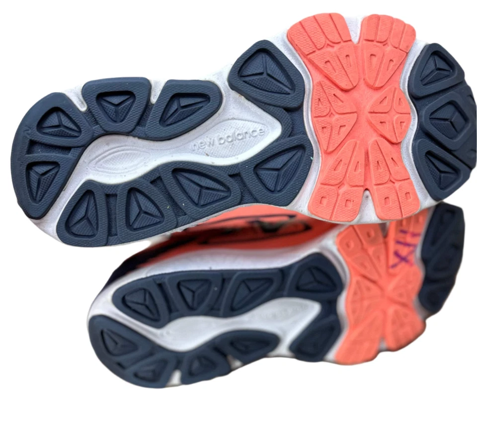 New Balance 670 Womens Coral Trainers Size 9 Preloved* - Image 4 of 4