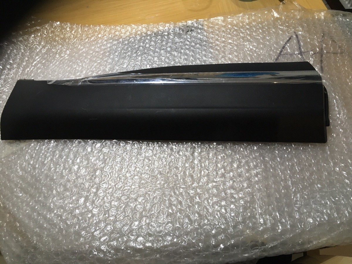 MG HS 2017 ONWARDS GENUINE PASSENGERS LOWER RIGHT DOOR TRIM PN 