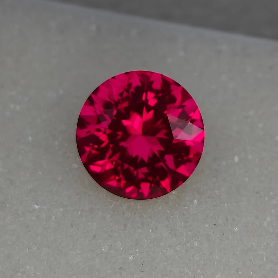 Precision Cut - 7.70 ct Lab Ruby, 12 MM Round Cut Ruby, Solitaire Gemstone - Image 4 of 4