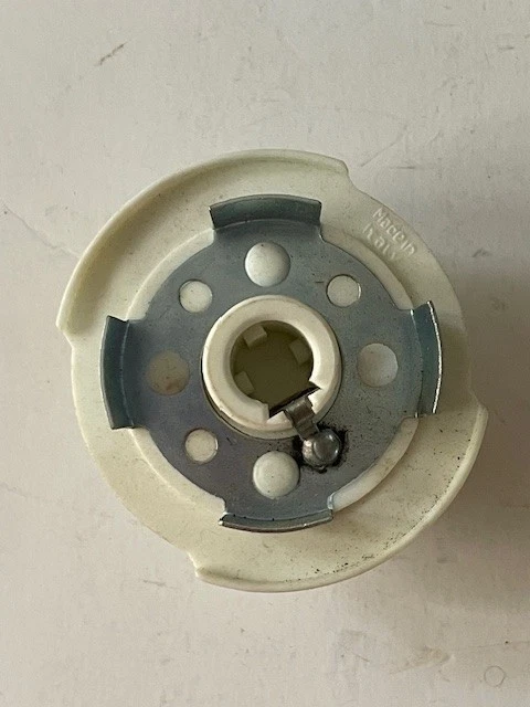 Volvo 240 Distributor Rotor by Intermotor  #48470    New Aftermarket - Image 4 of 4