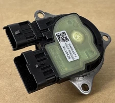 OEM Nissan Infiniti Variable Valve Timing Actuator Motor 23753-5CA0C thumbnail 6