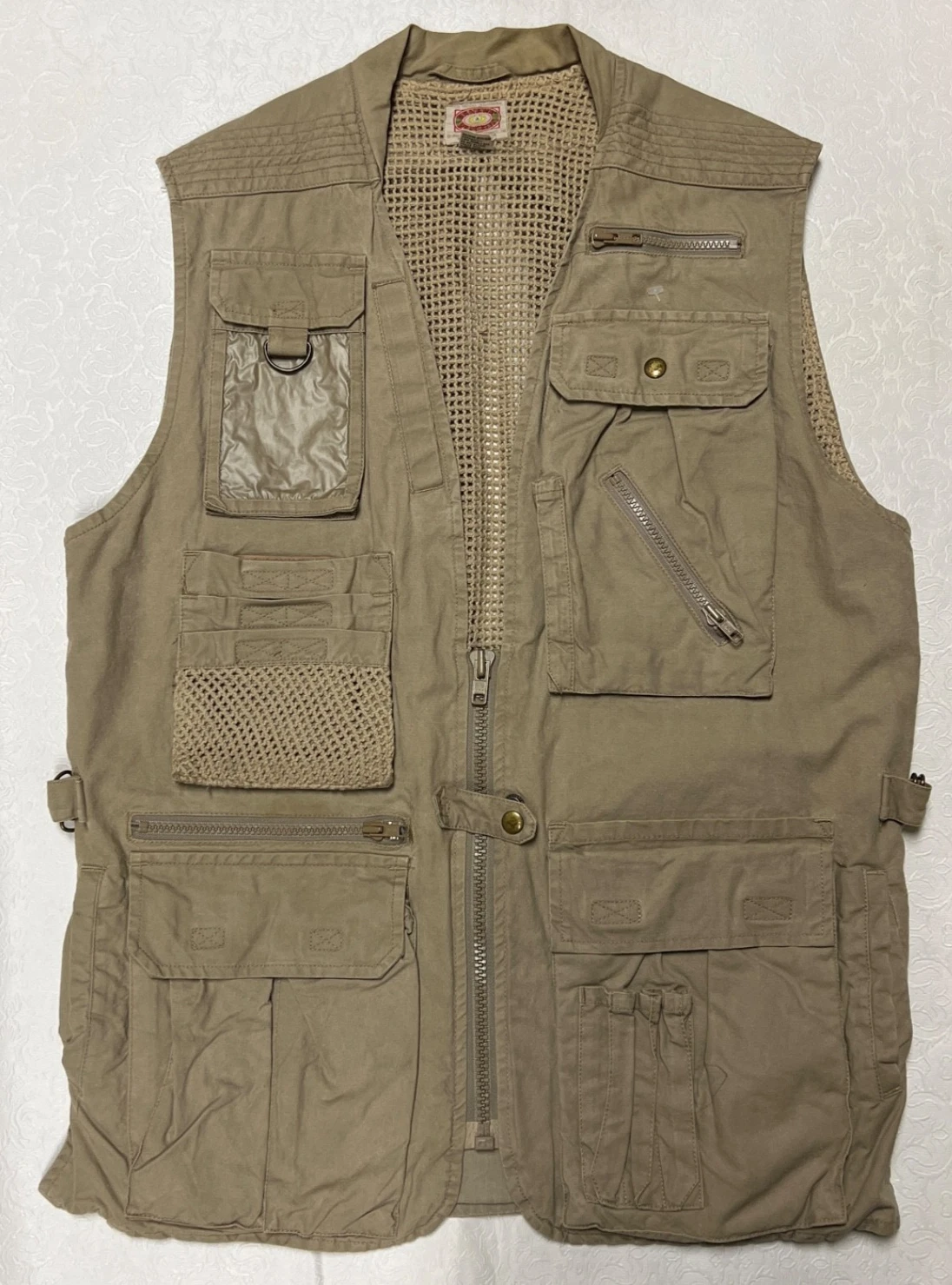 VTG Banana Republic Safari Vest Mens M Tan Cargo Fishing Hunting Hiking Vented